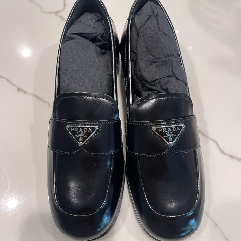 NIB Prada Leather Loafers Size 36.5